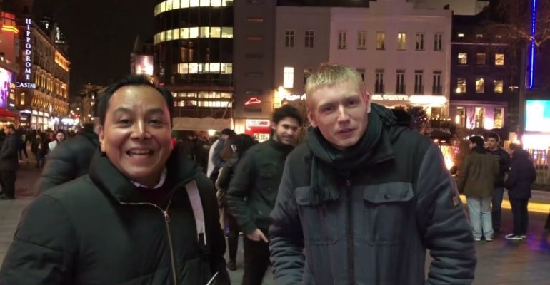 Hablando de Jesús en Londres Inglaterra