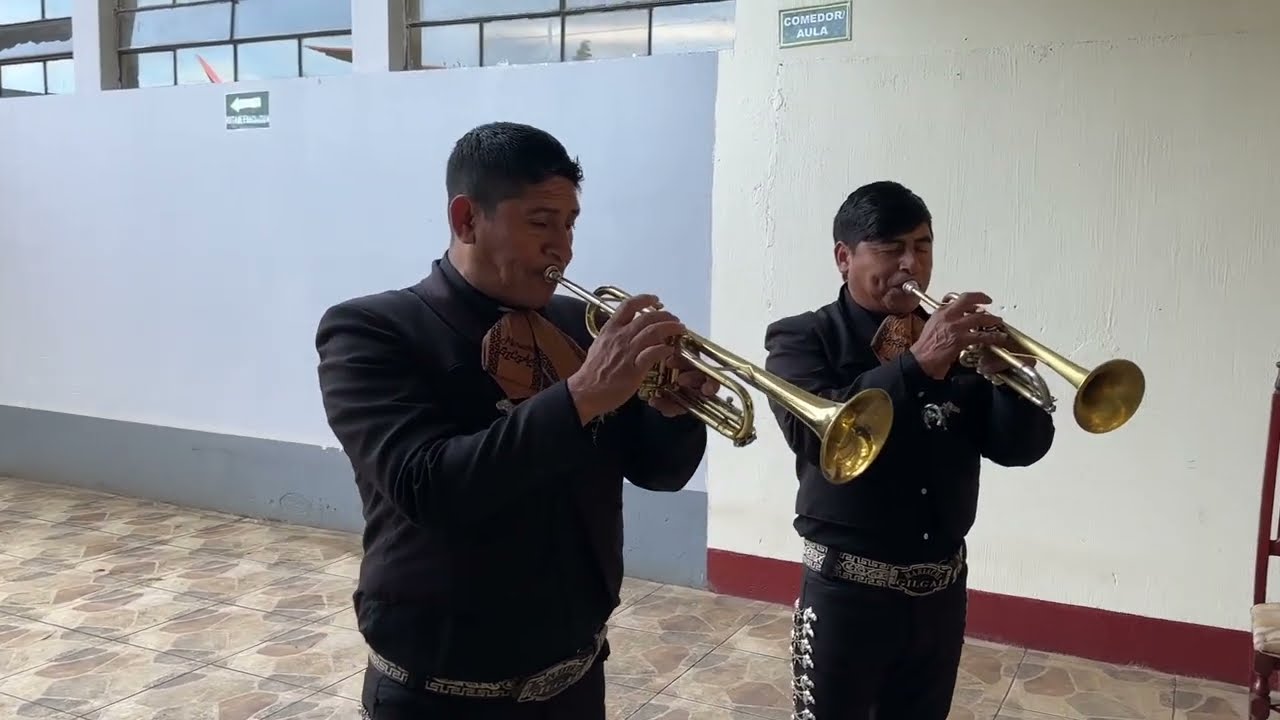 Hazte tu casa sobre la peña - Mariachi Gilgal