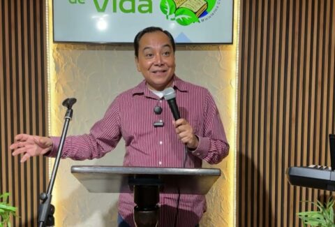 Mi pueblo perece por falta de conocimiento – Pastor Luis Bravo