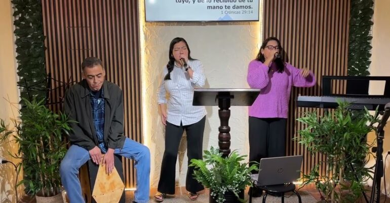 Señor eres fiel – Alabanza en Vivo