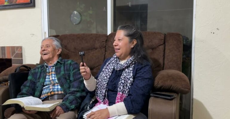 ¿Por qué cantamos? – Monica Chanchavac